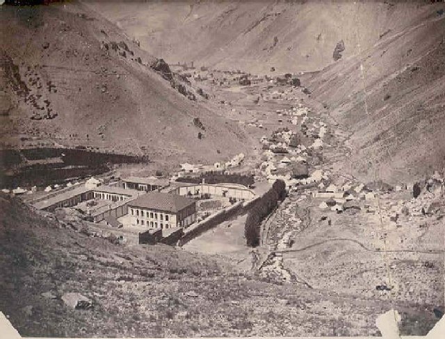تصویر قدیمی از کاخ ناصری در عهد ناصرالدین شاه قاجار