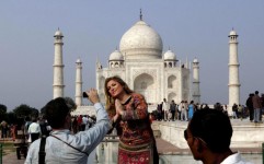 پروتکل جنجالی هند برای پوشش گردشگران خارجی