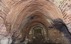 کشف تالار مخفی و تونل ۱۵۰۰ ساله