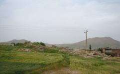 پدیدار شدن ساختارهای سنگی مربوط به لایه های باستانی در تپه شهن آباد