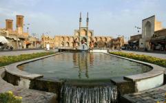 جداره سازی میدان امیر چخماق به حفظ هویت فرهنگی یزد کمک می کند