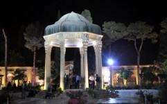 درخواست یونسکو برای احداث یادمان «گفتگوی حافظ - گوته» در شیراز