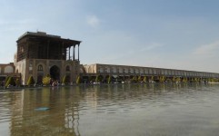 افتتاح راه شاهی، چشم انداز عمارت عالی قاپو