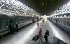 مخالفت پورسید آقایی با انتقال راه آهن به خارج از تهران