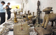 کشف محموله بزرگ سنگ های قیمتی قاچاق در مشهد