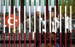 برخورد با بدرفتاری مامور ترکیه ای با مسافران ایرانی