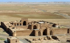 چند تَرَک تنها آسیب بناهای تاریخی خراسان