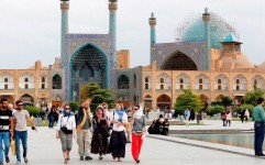 چرا موبایل گردشگران خارجی در ایران مسدود می شود؟