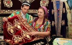 درخشش هنرمندان صنایع دستی در جشنواره زیورآلات ازبکستان