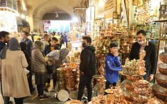 کُندی اینترنت و نبود گردشگر، بازار صنایع دستی اصفهان را کساد کرده است