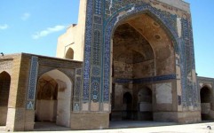 بازارچه صنایع دستی در بنای تاریخی مصلای مشهد راه اندازی شد