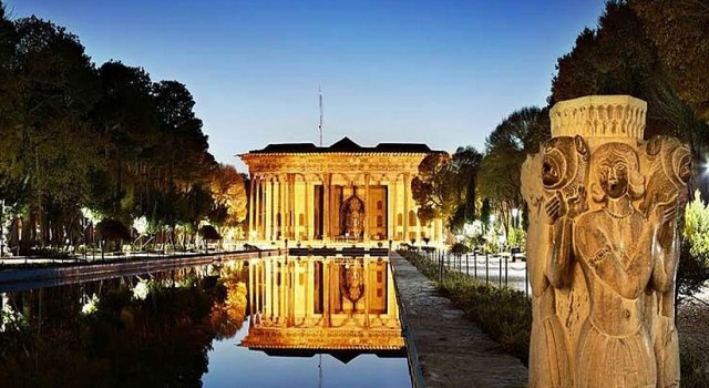 بناهای تاریخی اصفهان، روز شنبه تعطیل است