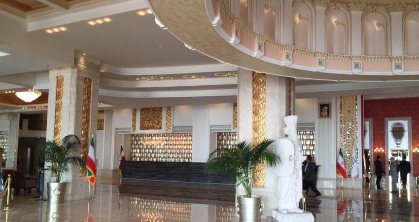 هتل اسپیناس پالاس، بزرگ ترین و جنجالی ترین هتل ایران افتتاح شد