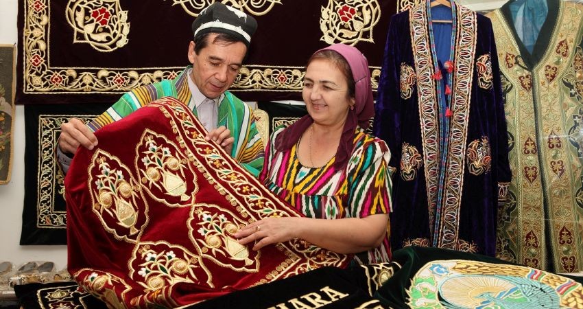 درخشش هنرمندان صنایع دستی در جشنواره زیورآلات ازبکستان