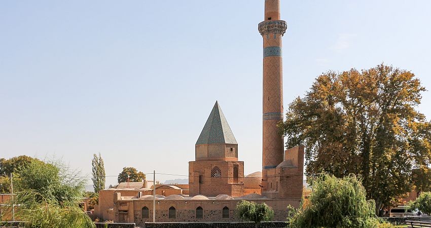 اتمام فاز دوم مرمت مناره مسجد جامع نطنز
