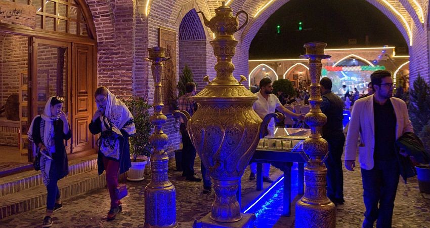 کاروانسرای شاه عباسی کرج را تبدیل به رستوران کردند