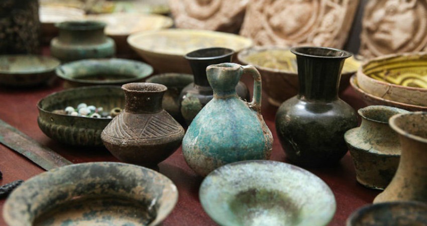 ۲۳۳ شیء تاریخی قاچاق در تهران کشف شد