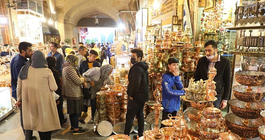 کُندی اینترنت و نبود گردشگر، بازار صنایع دستی اصفهان را کساد کرده است