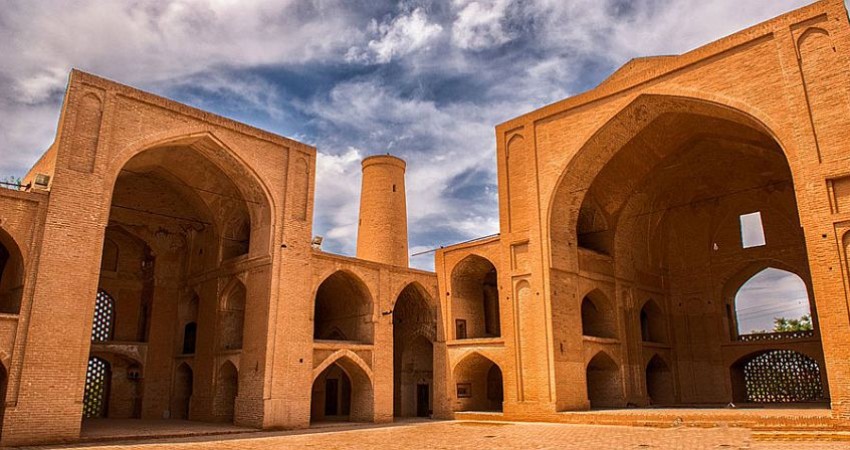 مرحله جدید مرمت مسجد جامع اردستان آغاز شد