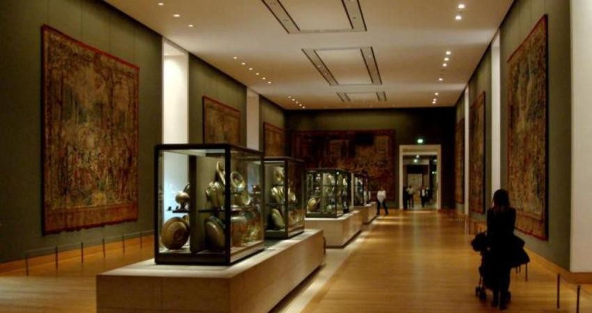 معلولان و جانبازان از موزه های تهران رایگان بازدید می کنند