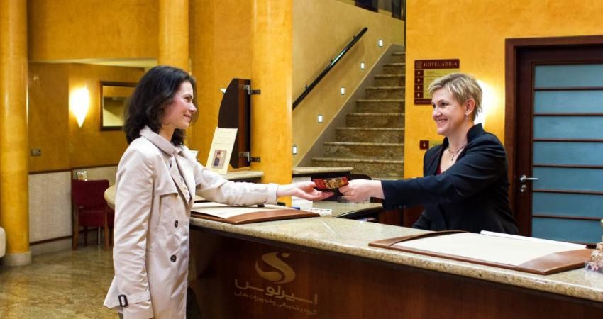 چگونه رفتار مهمانان هتل را بشناسیم؟